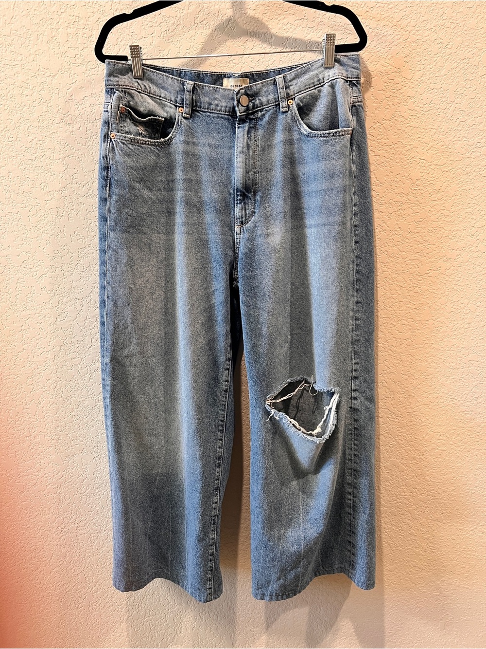 DL 1961 Ripped High Waist Wide Leg Crop Jeans Light Blue Wash Size 31/12 - Picture 3 of 16